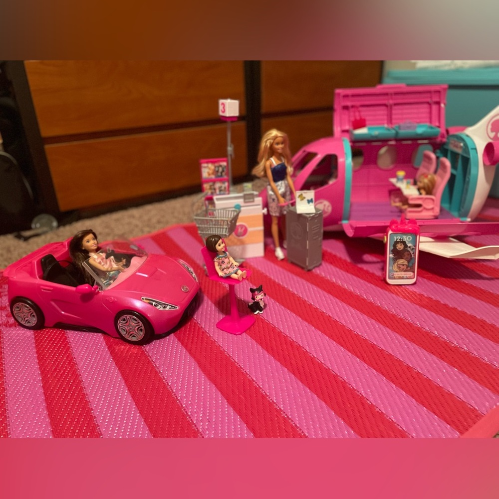 Barbie Dream Plane, Car, Shopping, Barbies And Accessories 21 Pieces
